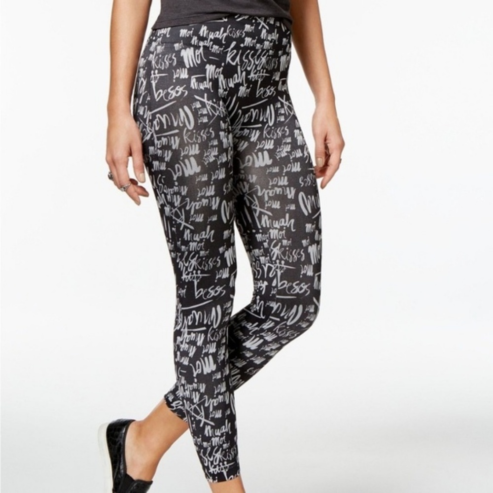 First Looks Women's Kiss Script Seamless Skimmers